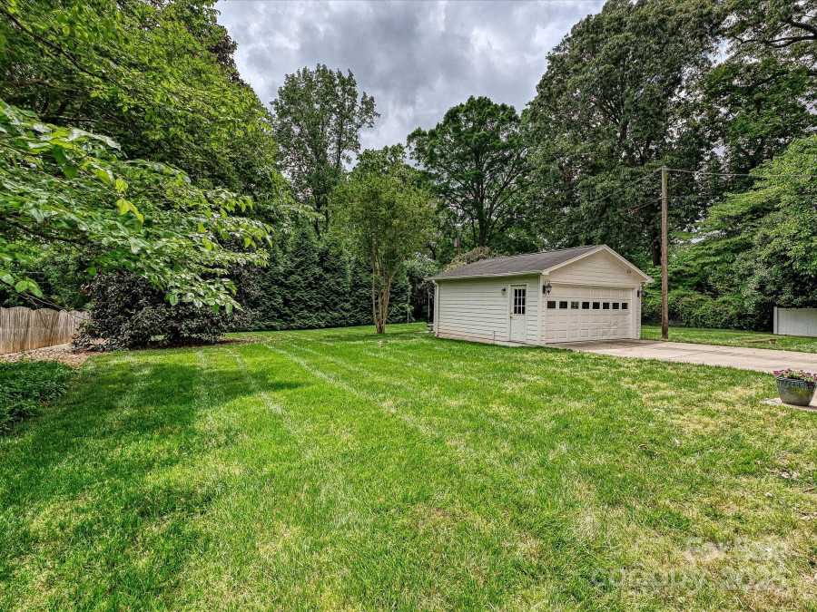 3128 Country Club Dr Charlotte, NC 28205