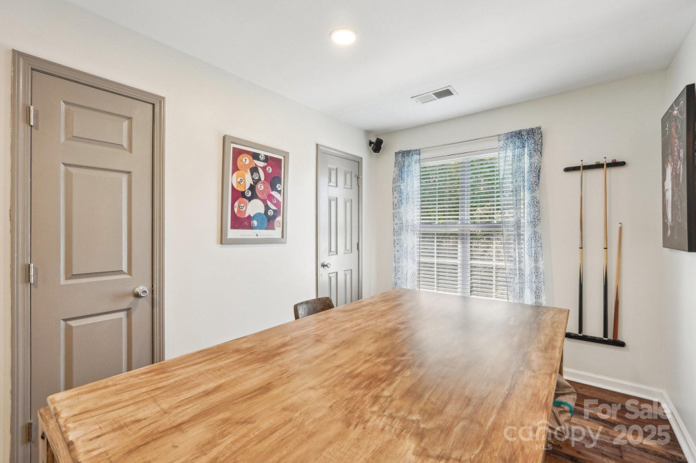 8056 Stevens Mill Rd Matthews, NC 28104