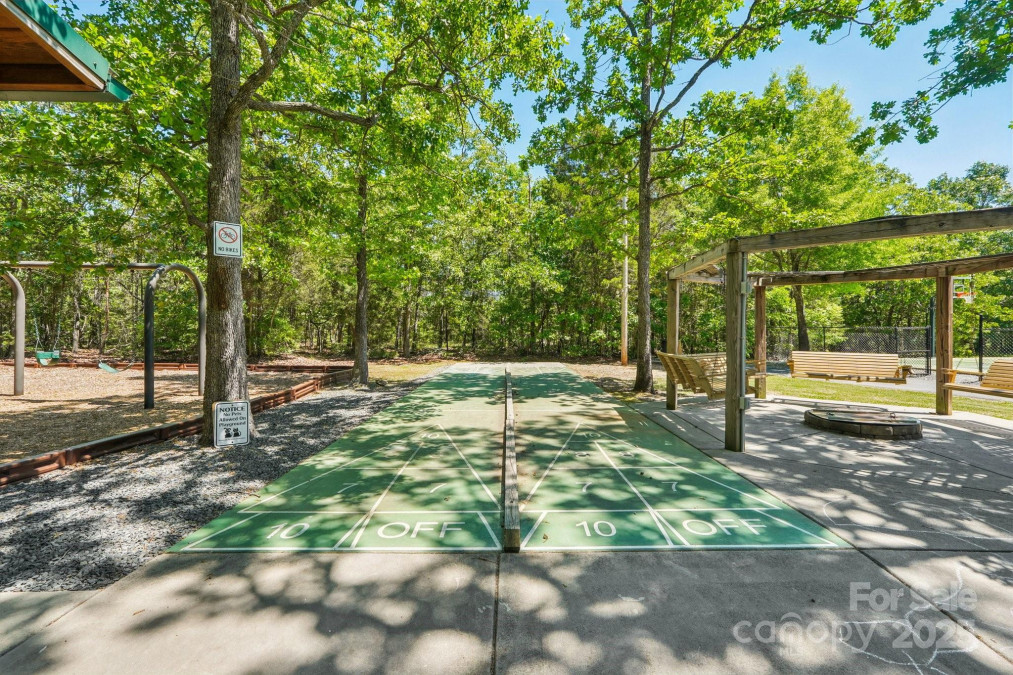 8056 Stevens Mill Rd Matthews, NC 28104