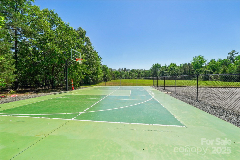 8056 Stevens Mill Rd Matthews, NC 28104