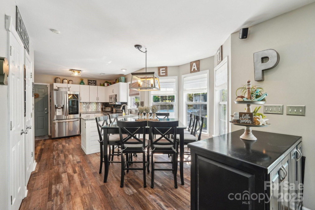 8056 Stevens Mill Rd Matthews, NC 28104
