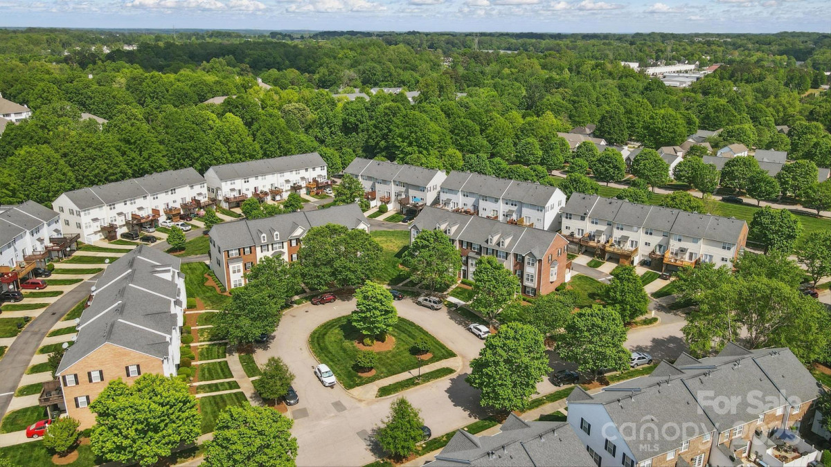9204 Washam Potts Rd Cornelius, NC 28031