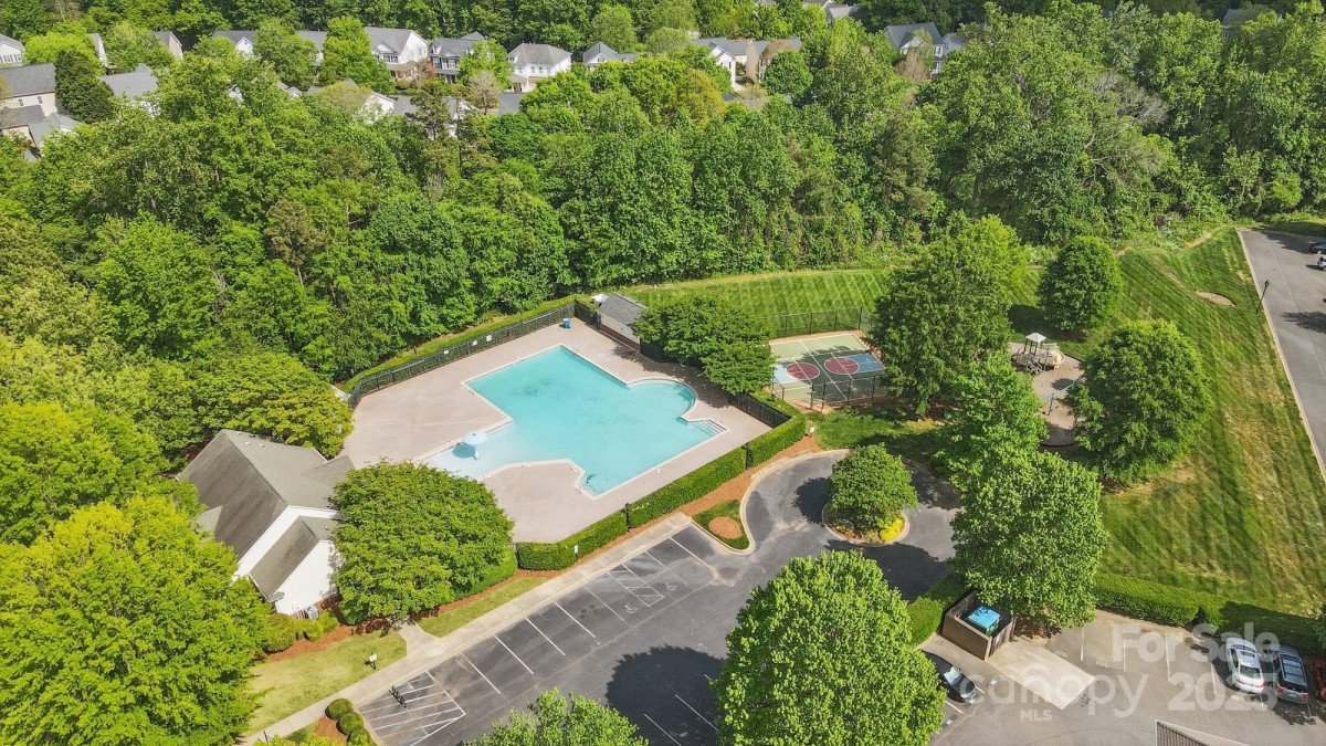 9204 Washam Potts Rd Cornelius, NC 28031