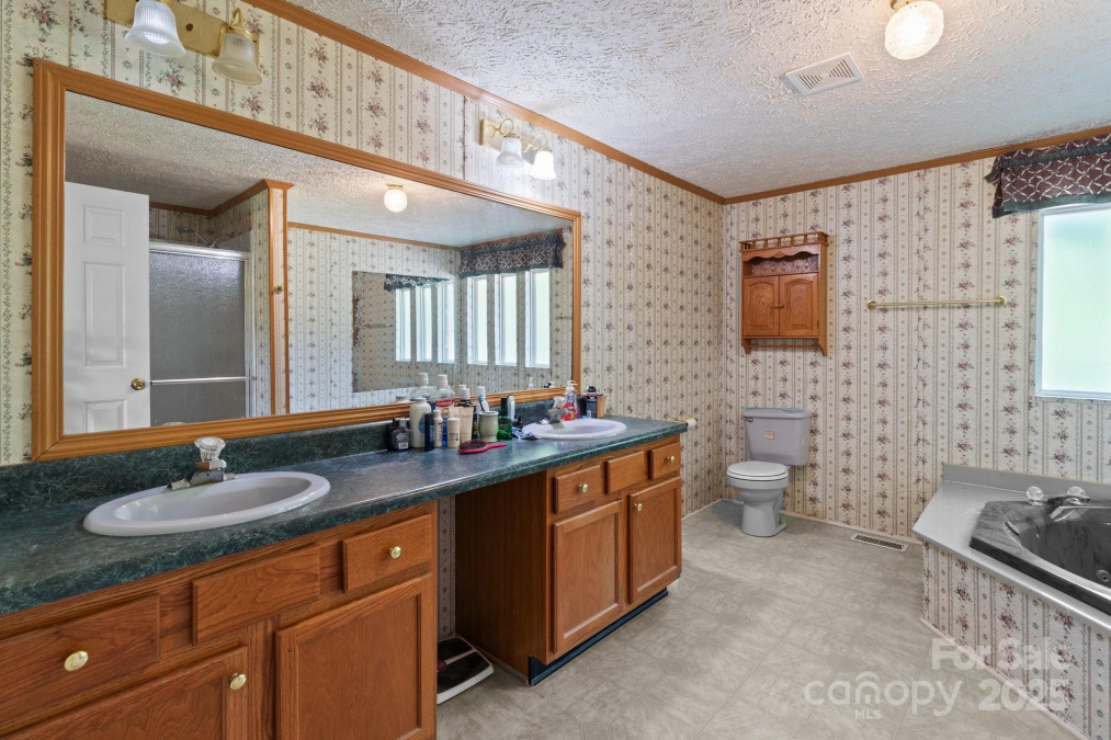 145 Mccreek Dr China Grove, NC 28023