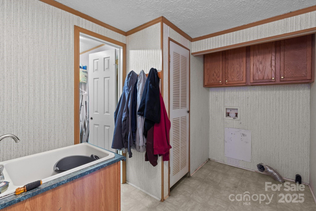 145 Mccreek Dr China Grove, NC 28023