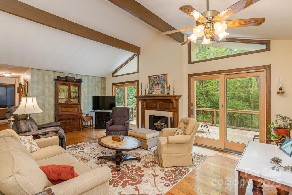 99 Meadowbrook Cir Brevard, NC 28712