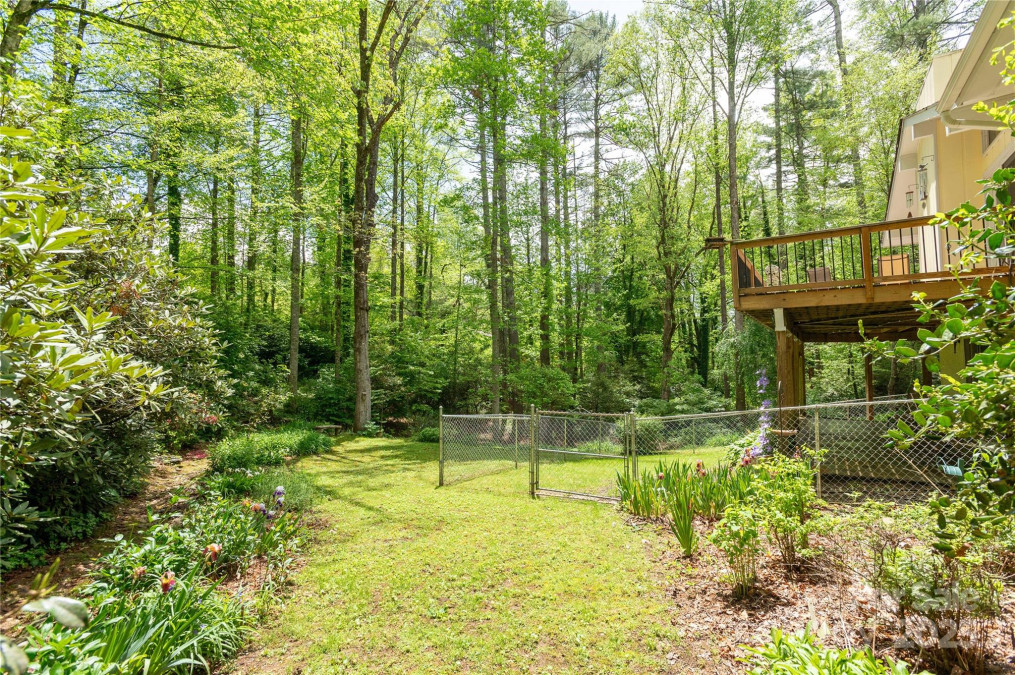 99 Meadowbrook Cir Brevard, NC 28712