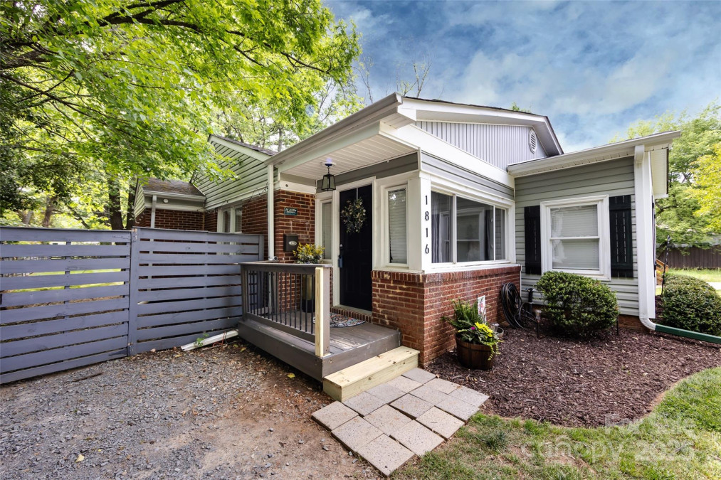 1816 Anderson St Charlotte, NC 28205