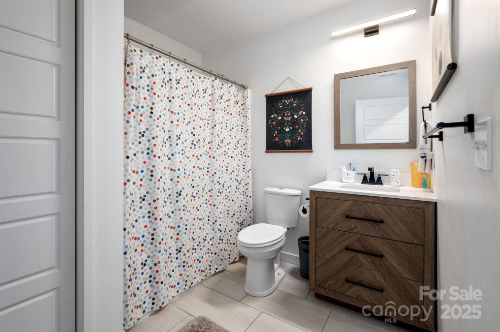 211 Sidewinder Ln Asheville, NC 28806