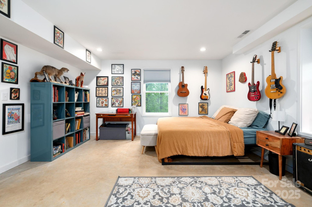 211 Sidewinder Ln Asheville, NC 28806