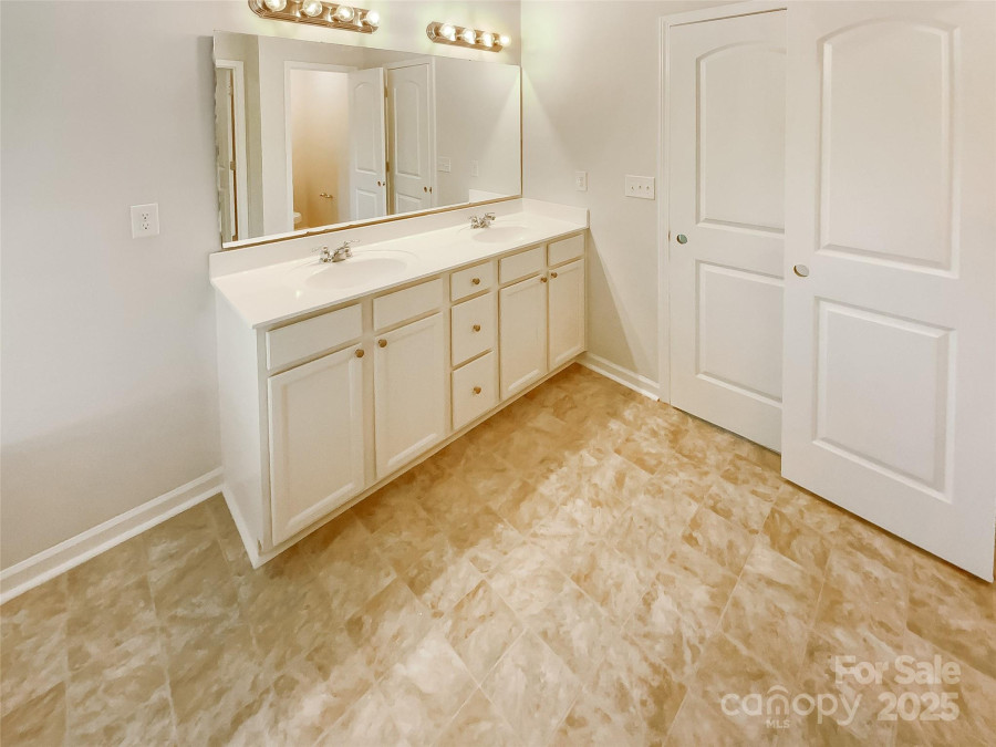 3510 Heathcott Cir Charlotte, NC 28262