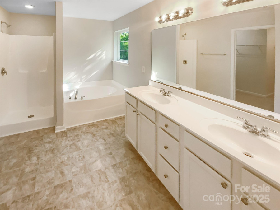 3510 Heathcott Cir Charlotte, NC 28262