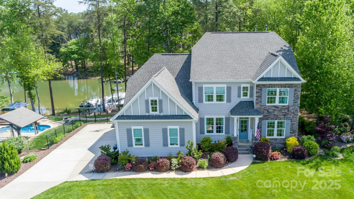 3992 Blue Dory Ln Denver, NC 28037