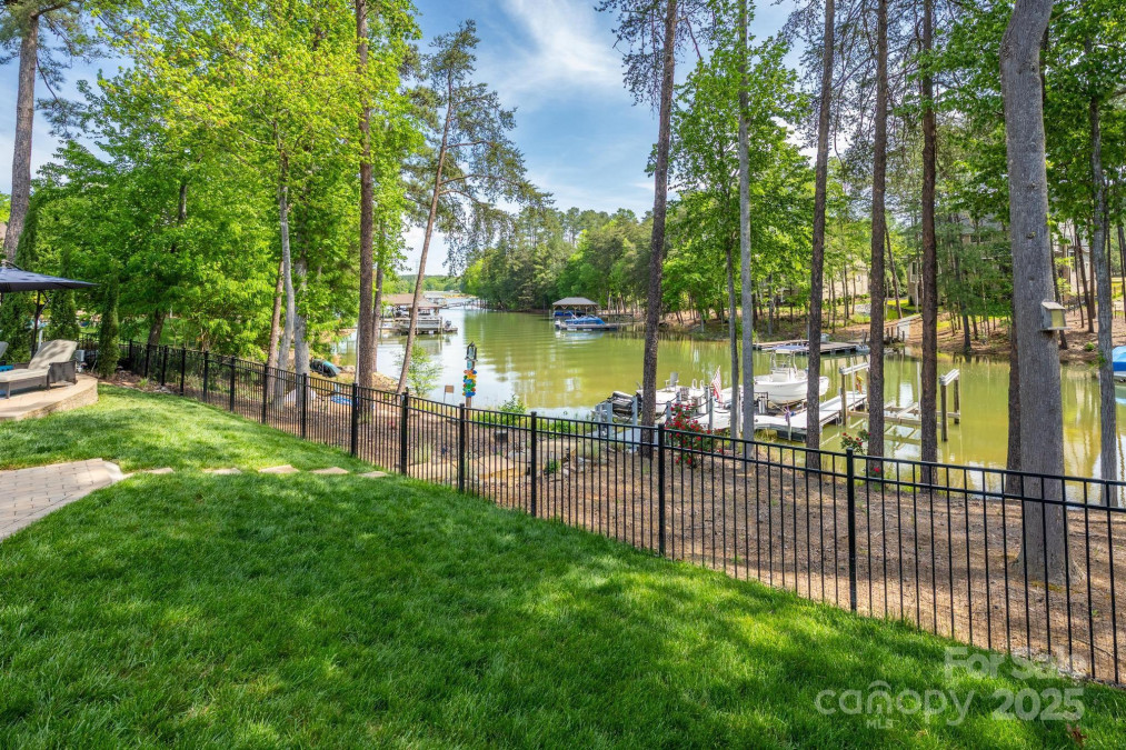 3992 Blue Dory Ln Denver, NC 28037