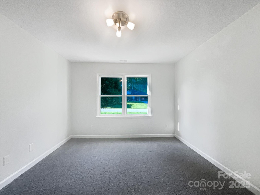 628 Highland Ridge Rd Mooresville, NC 28115