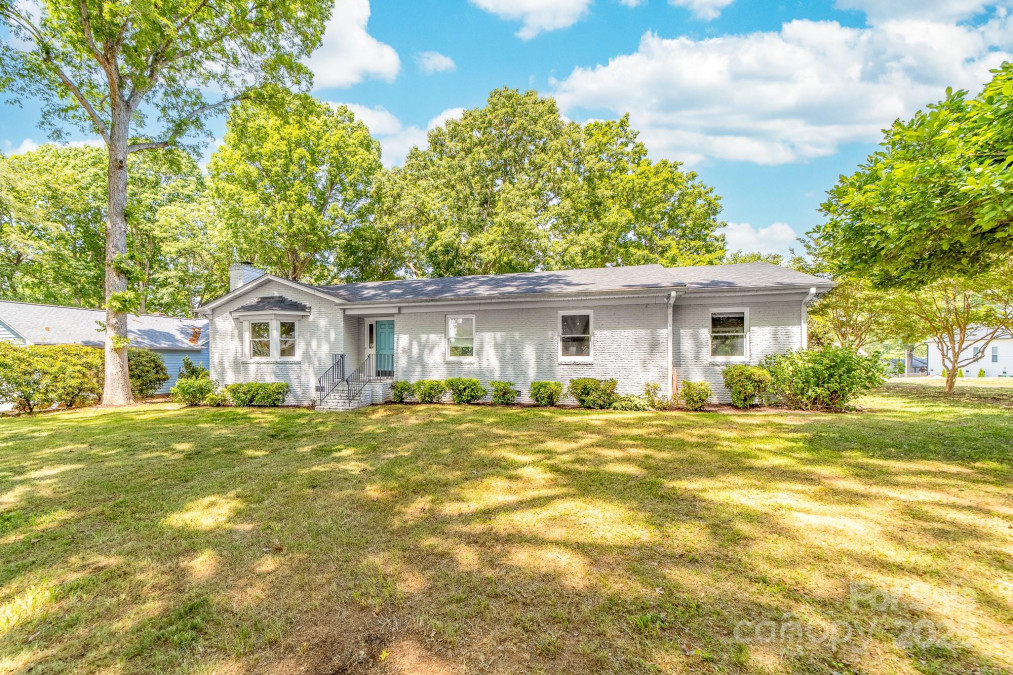 22330 Torrence Chapel Rd Cornelius, NC 28031
