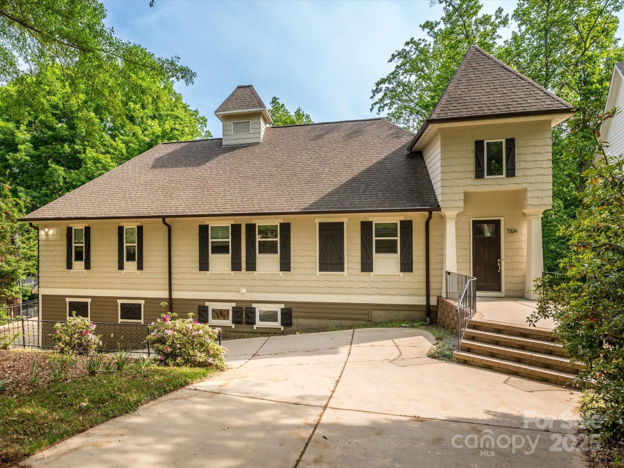 7324 Leharne Dr Charlotte, NC 28270