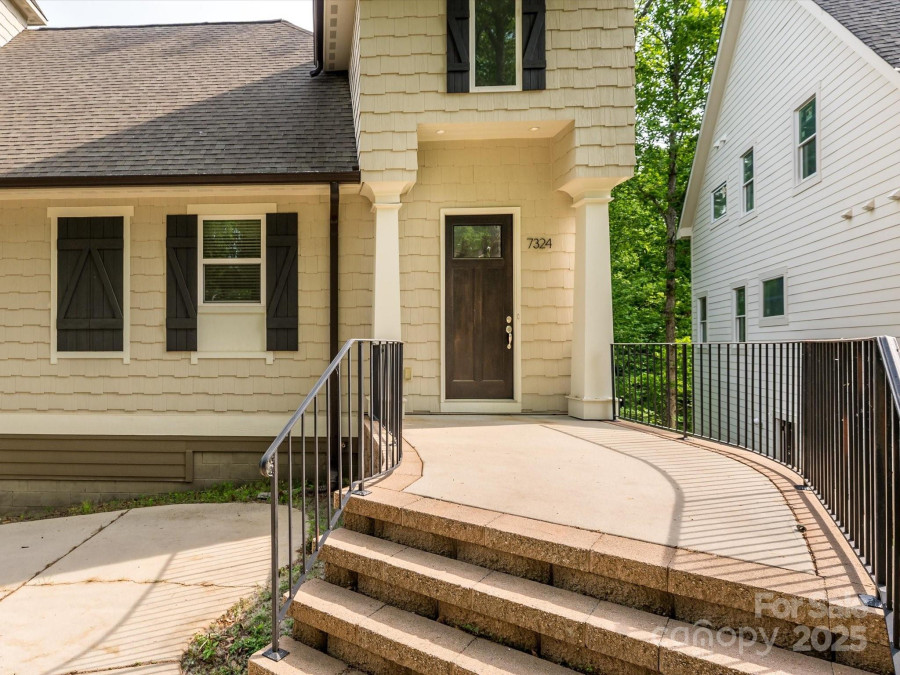 7324 Leharne Dr Charlotte, NC 28270