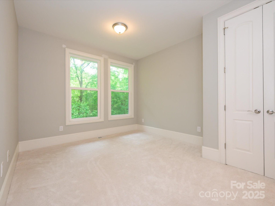7324 Leharne Dr Charlotte, NC 28270