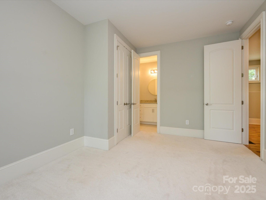 7324 Leharne Dr Charlotte, NC 28270