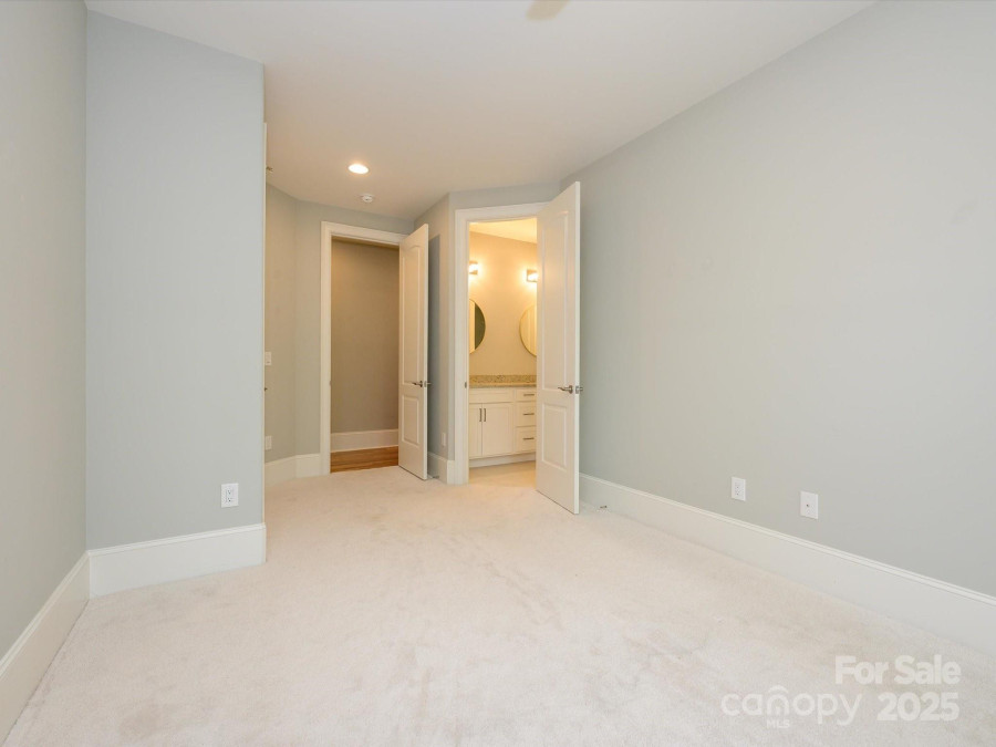7324 Leharne Dr Charlotte, NC 28270