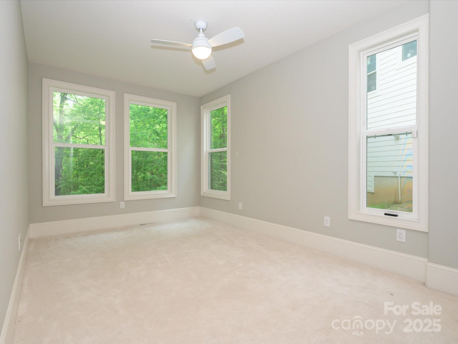 7324 Leharne Dr Charlotte, NC 28270