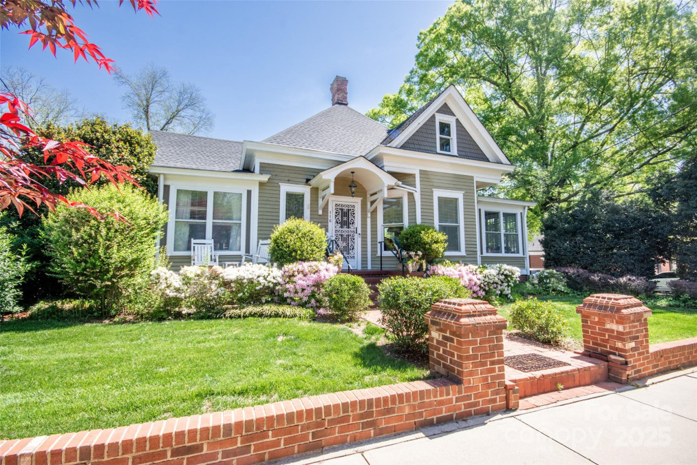116 Mulberry St Statesville, NC 28677