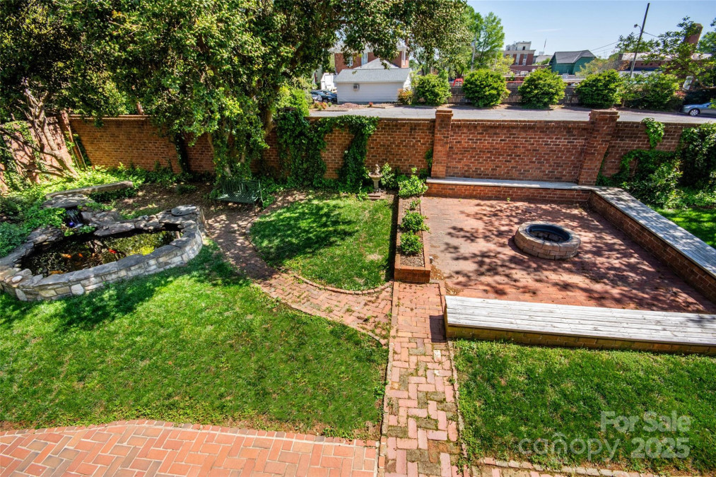 116 Mulberry St Statesville, NC 28677