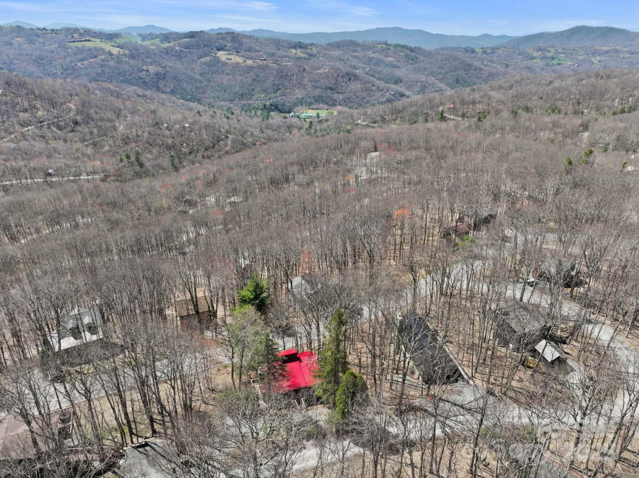 135 Clubhouse Rd Beech Mountain, NC 28604