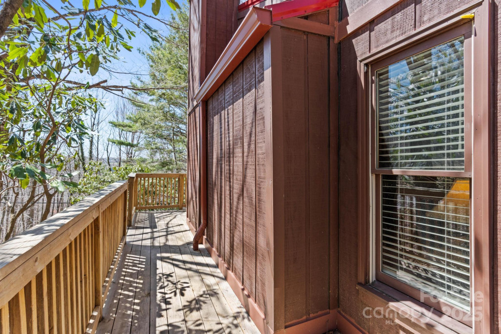 135 Clubhouse Rd Beech Mountain, NC 28604