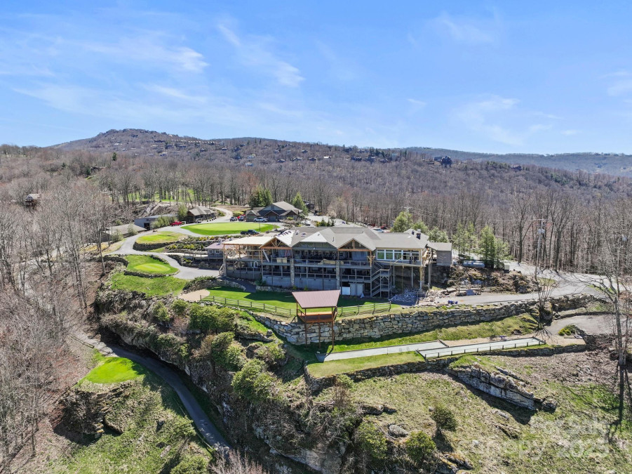 135 Clubhouse Rd Beech Mountain, NC 28604