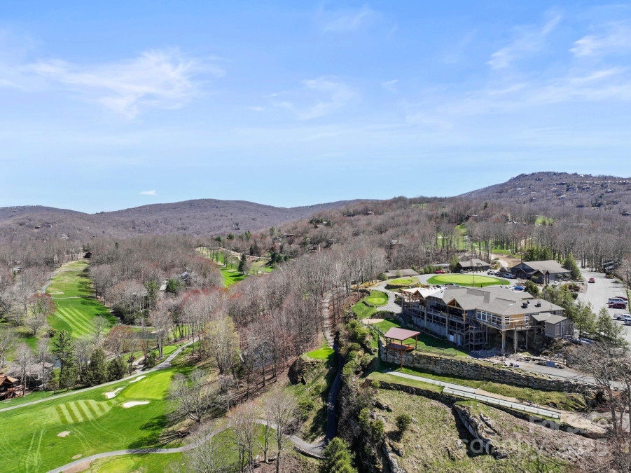 135 Clubhouse Rd Beech Mountain, NC 28604