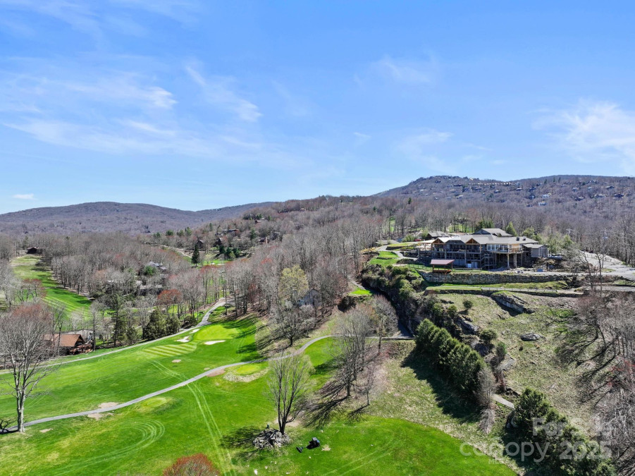 135 Clubhouse Rd Beech Mountain, NC 28604