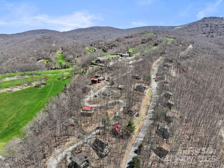 135 Clubhouse Rd Beech Mountain, NC 28604
