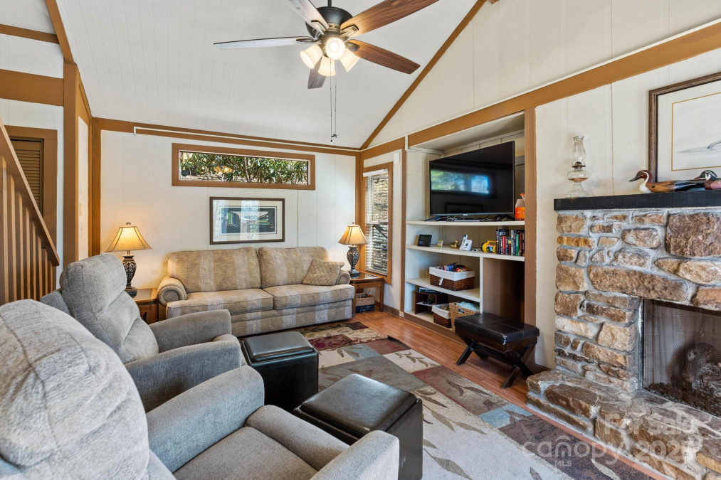 135 Clubhouse Rd Beech Mountain, NC 28604