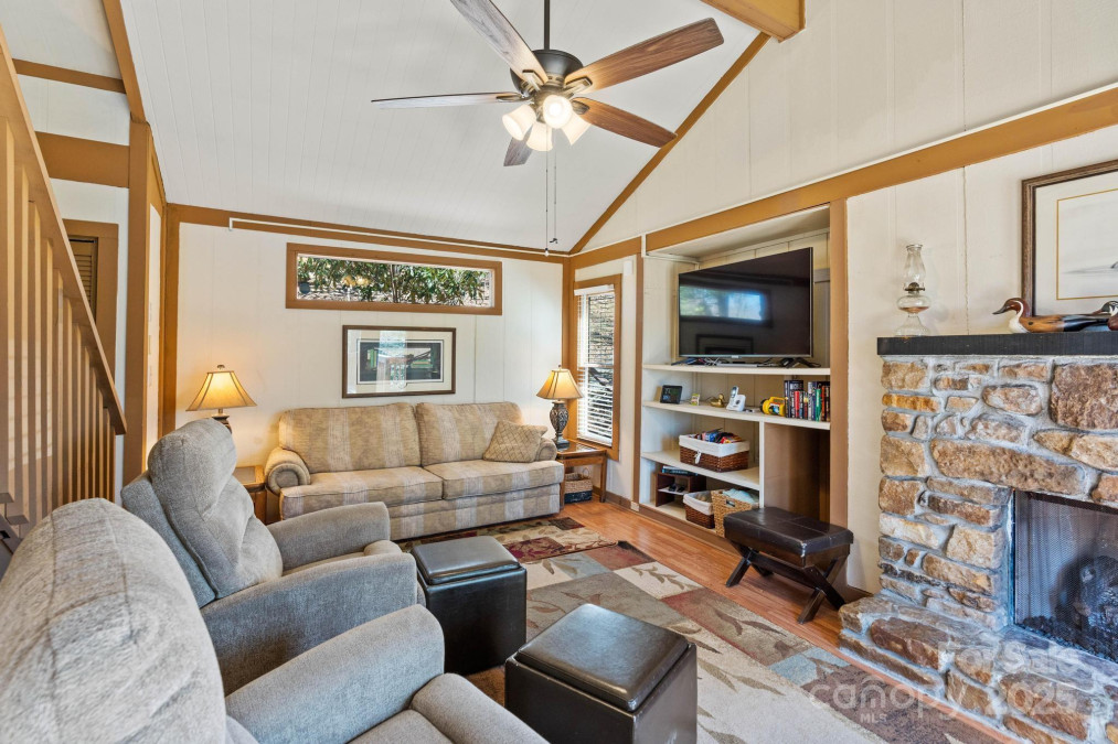 135 Clubhouse Rd Beech Mountain, NC 28604
