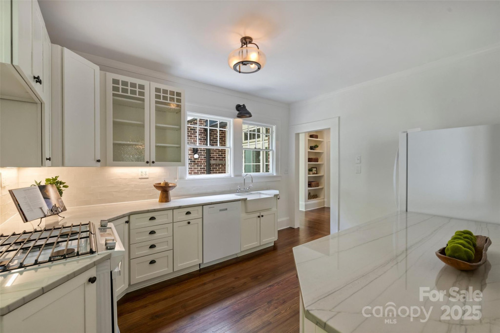 1804 Thomas Ave Charlotte, NC 28205