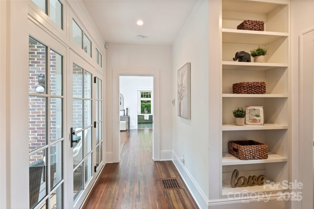 1804 Thomas Ave Charlotte, NC 28205