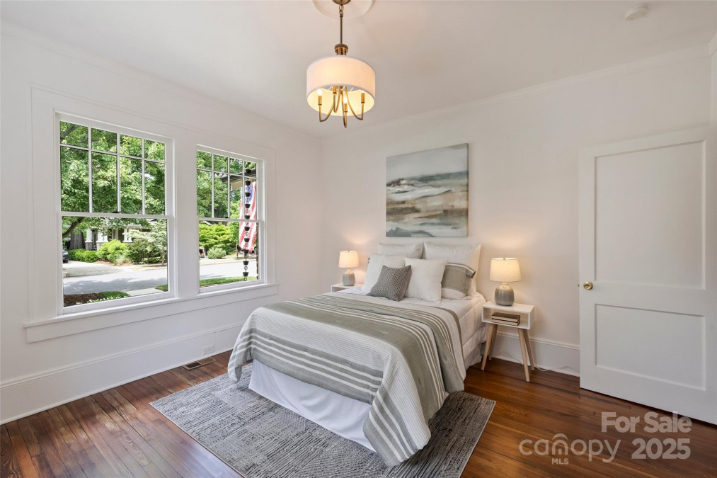 1804 Thomas Ave Charlotte, NC 28205