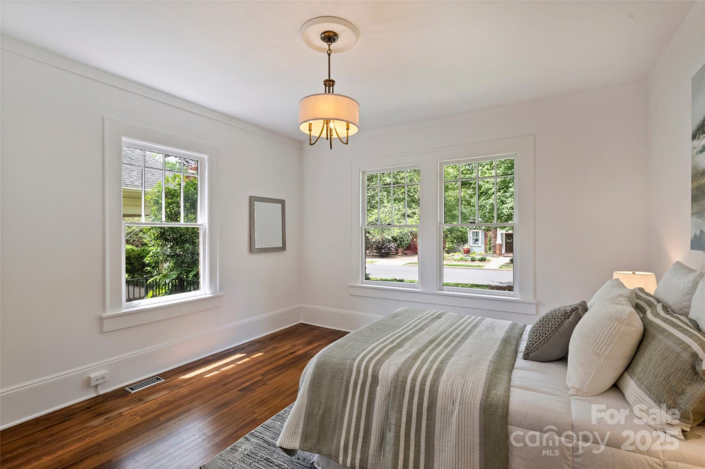 1804 Thomas Ave Charlotte, NC 28205