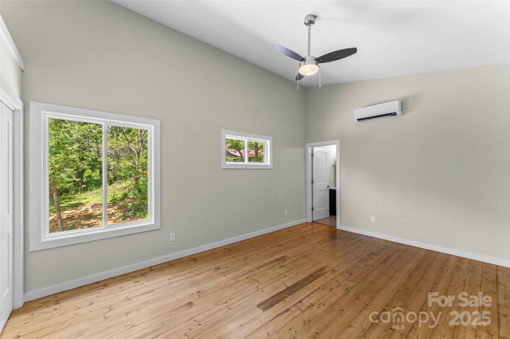 65 Moore Ave Asheville, NC 28806