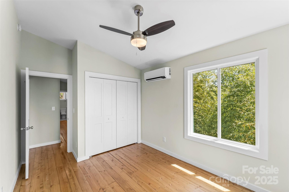 65 Moore Ave Asheville, NC 28806