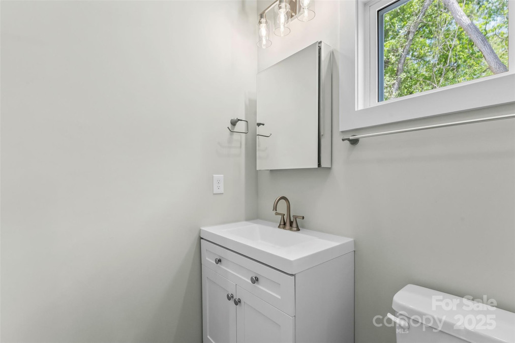 65 Moore Ave Asheville, NC 28806