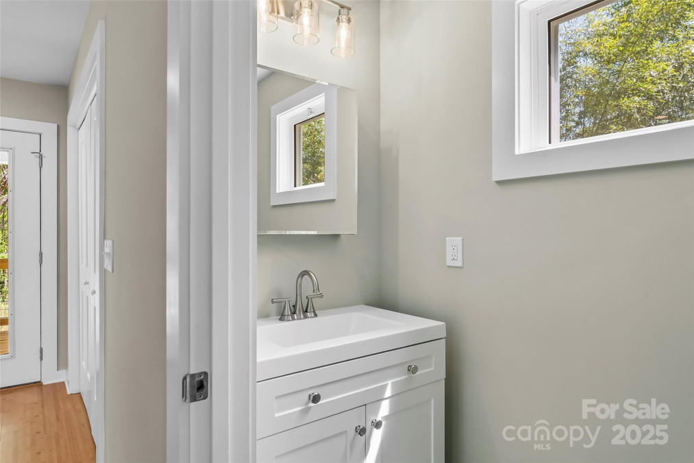65 Moore Ave Asheville, NC 28806
