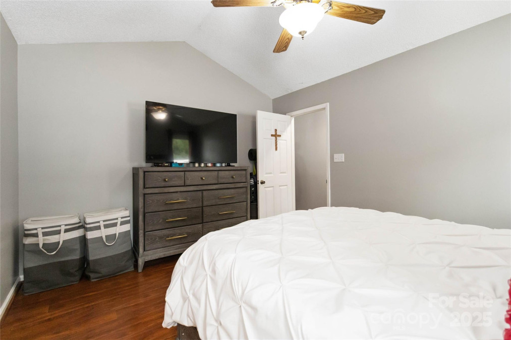 6736 Raeburn Ln Charlotte, NC 28227