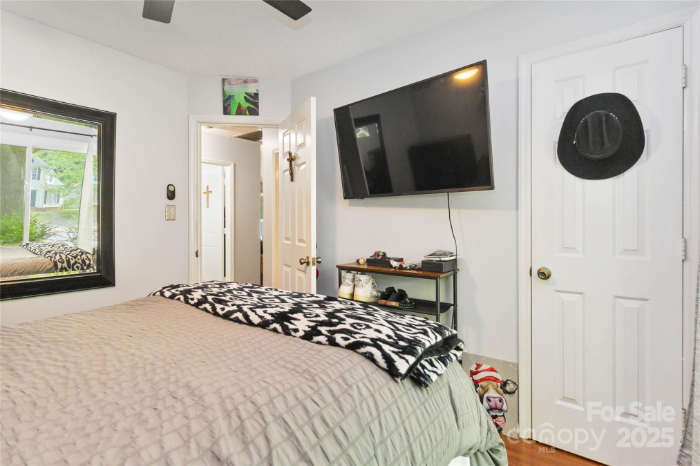 6736 Raeburn Ln Charlotte, NC 28227