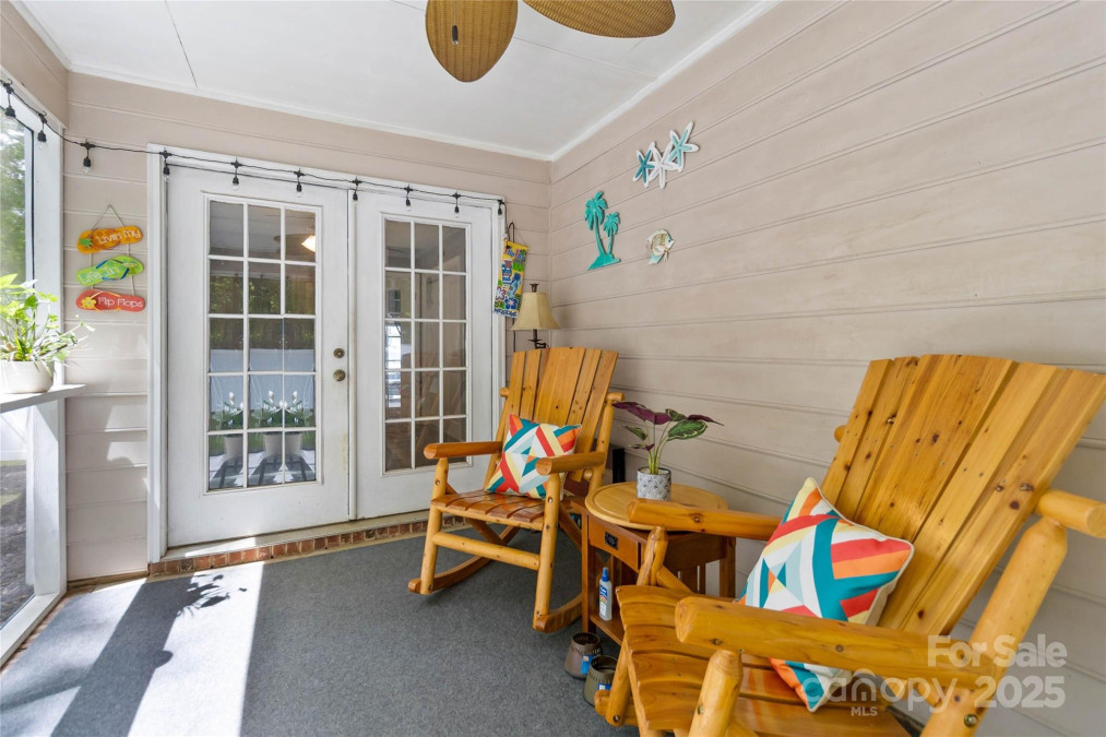6736 Raeburn Ln Charlotte, NC 28227