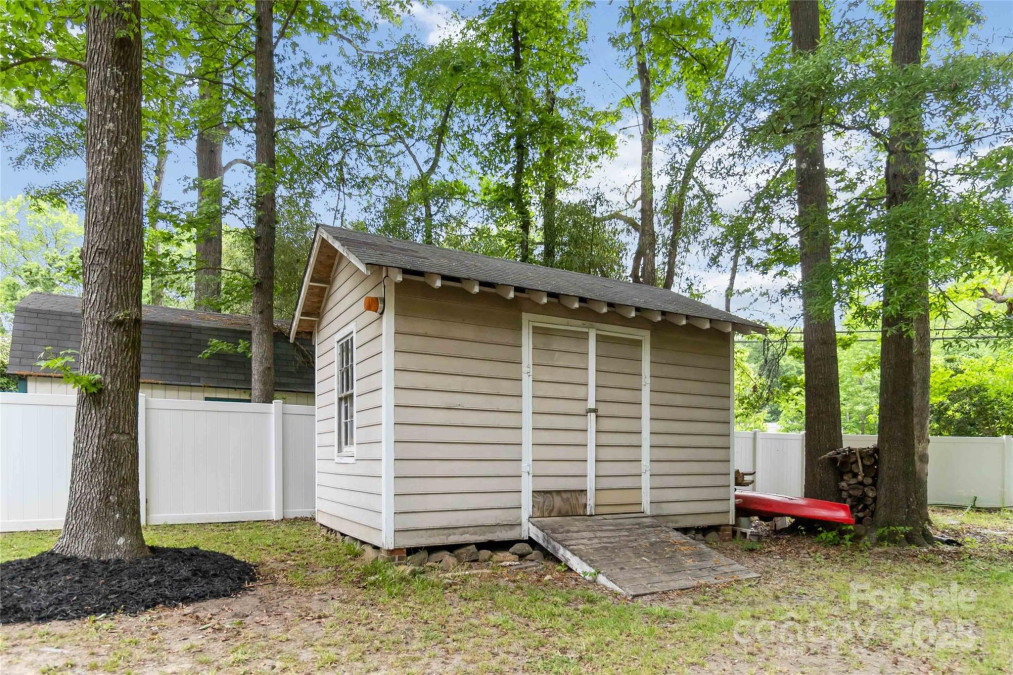 6736 Raeburn Ln Charlotte, NC 28227
