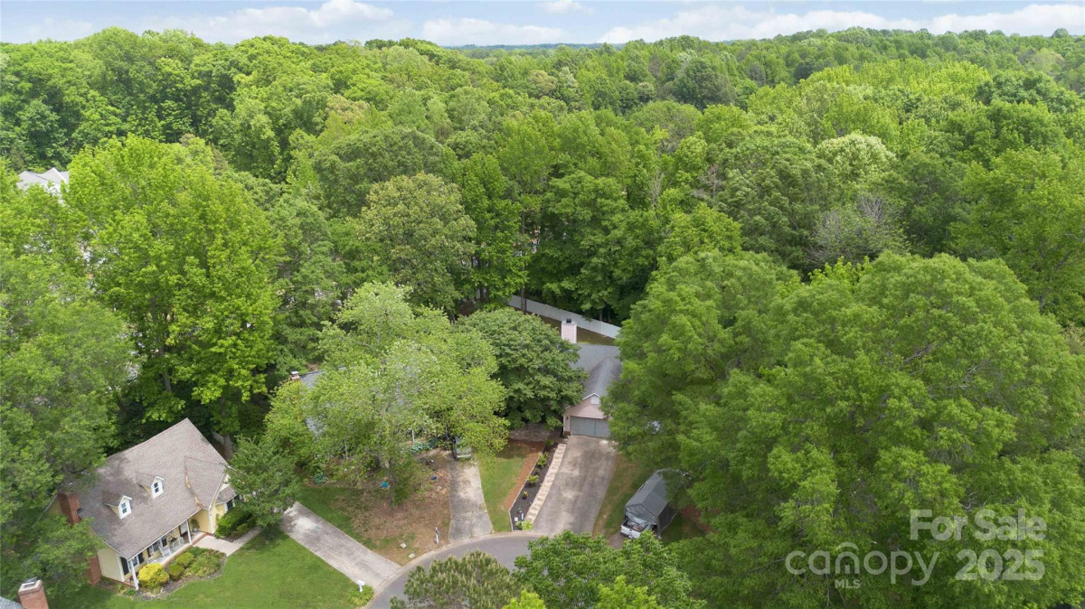 6736 Raeburn Ln Charlotte, NC 28227