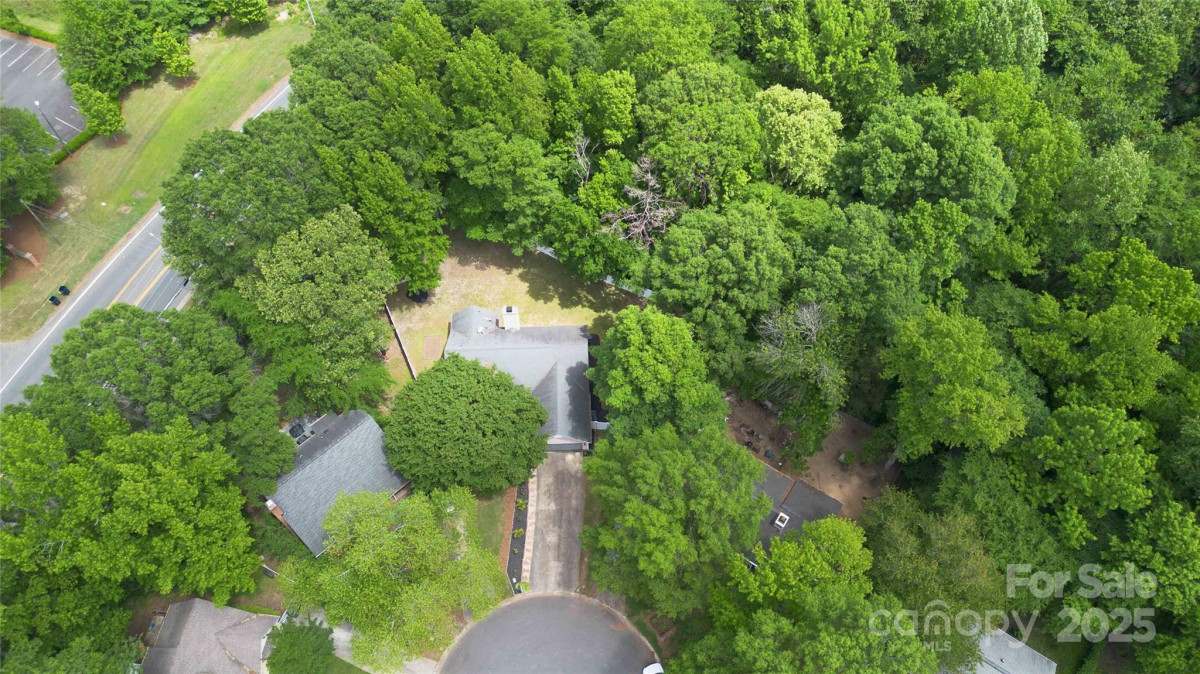 6736 Raeburn Ln Charlotte, NC 28227